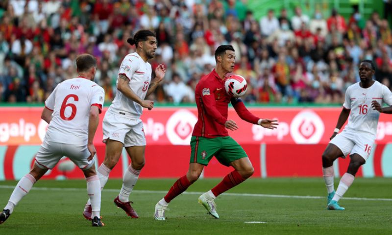 Lịch sử đối đầu Bồ Đào Nha Thụy Sĩ đã trở thành một trong những trận đấu kịch tính nhất của bóng đá châu Âu, với màn thể hiện của những ngôi sao thực thụ.